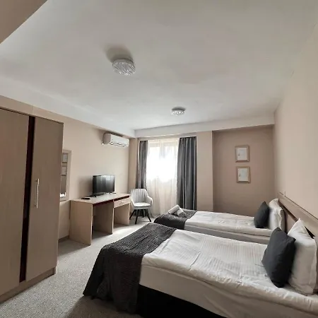 Family Hotel 3*